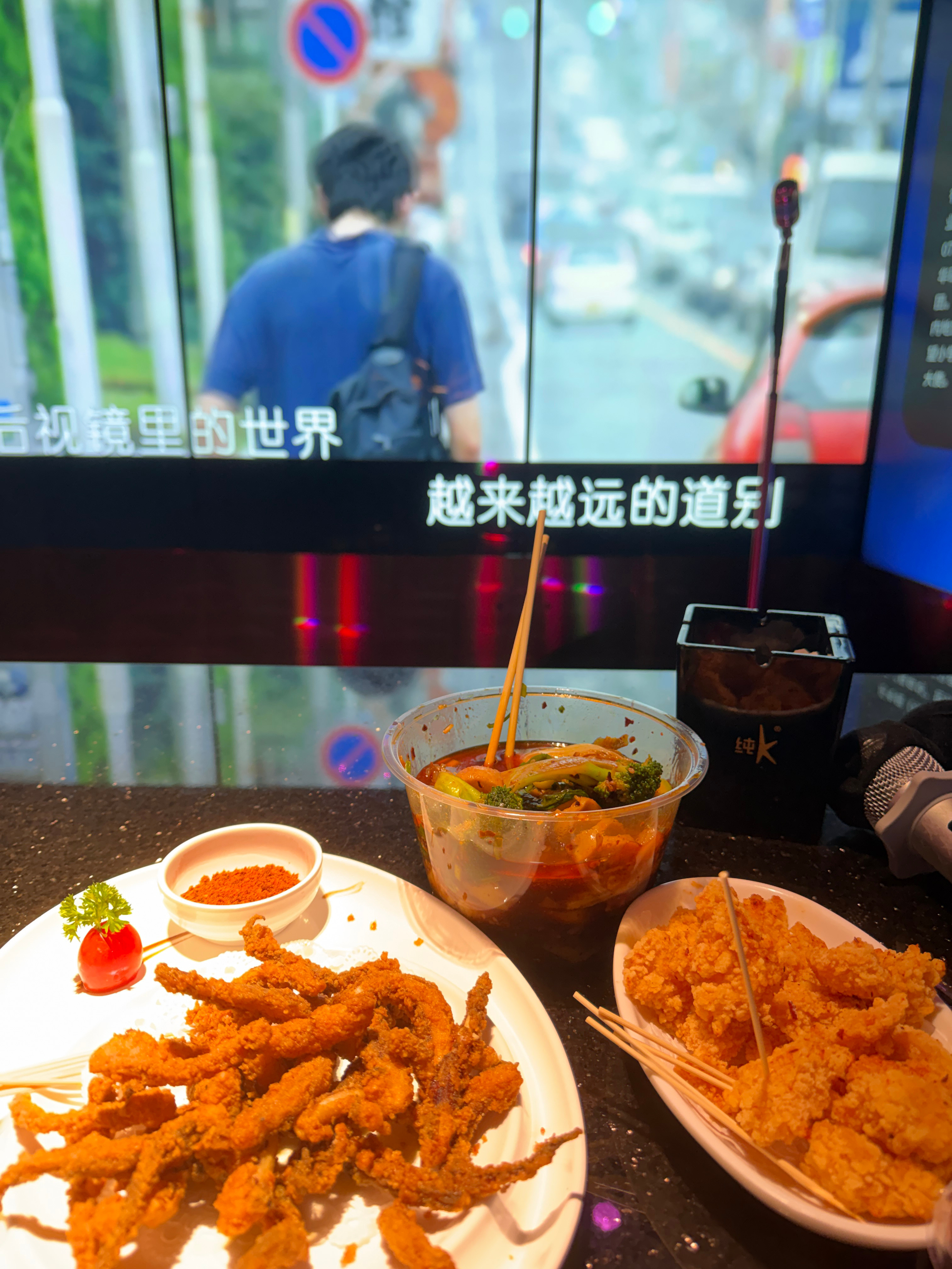 重庆的帅哥真是比新加坡多多了