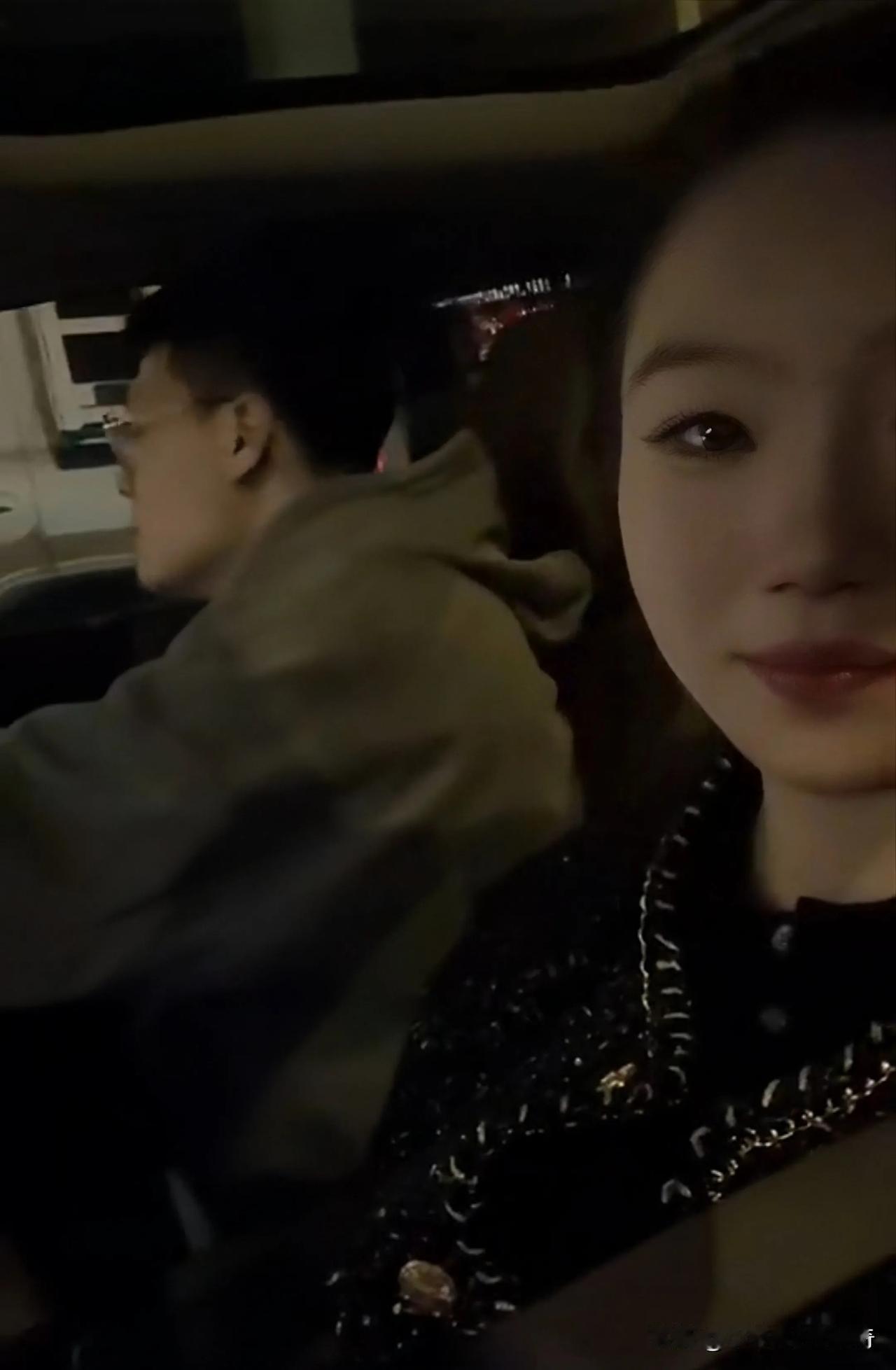 山西男篮球员张宁妻子晒出美照！
我觉得看CBA不仅仅能看篮球，还能看……嫂子们！