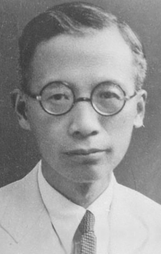 他放弃中国国籍，转头加入英国。在英国，他打扮成乞丐，四处捡废品，引人嘲笑。谁料2