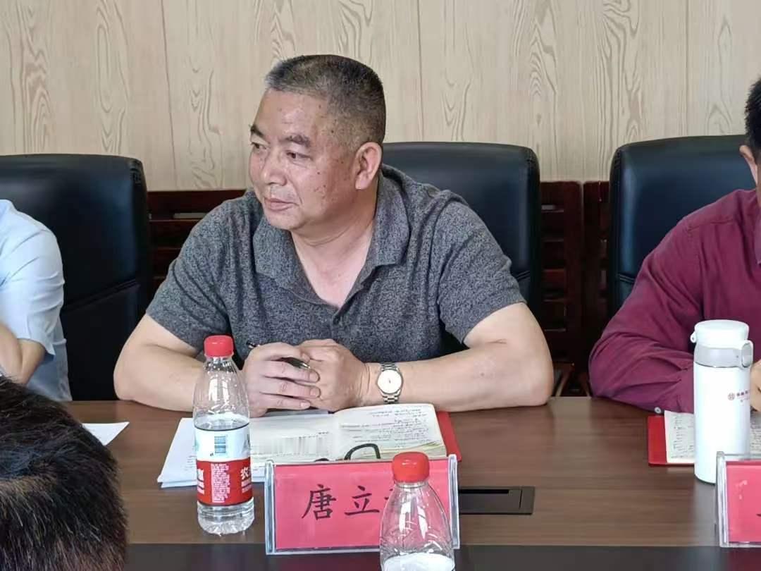 绥宁县第一中学今天传来了一则反腐消息，这所学校的原校长唐立新落马了！
清廉邵阳官