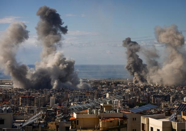 停火前3分钟下死手，以色列战机突然空袭黎巴嫩南部提尔市一处居民楼，36岁的哈桑·