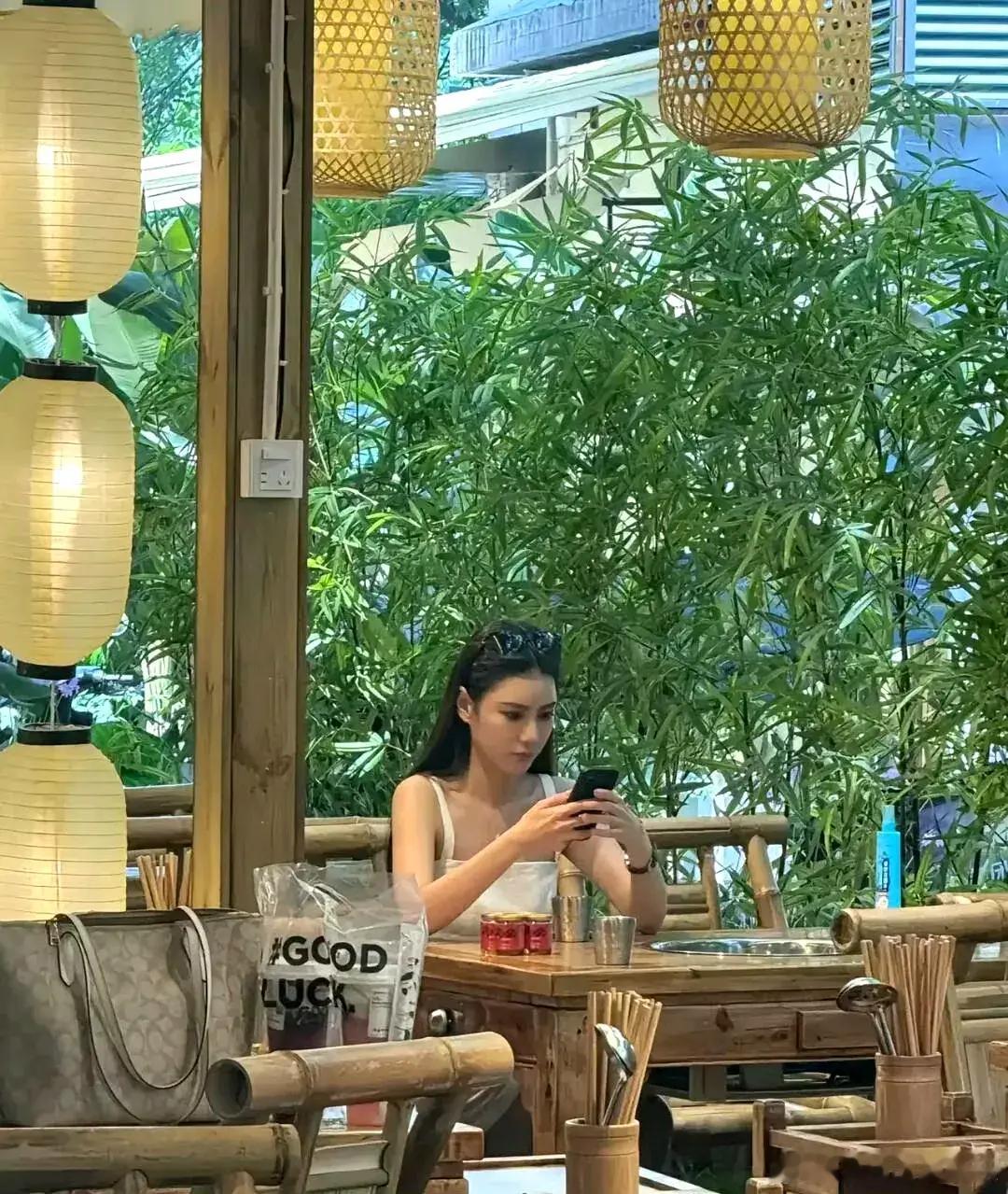说实话，如果汪小菲女友在街上随意被人拍到的照片都是这种效果的话，那她在现实生活中
