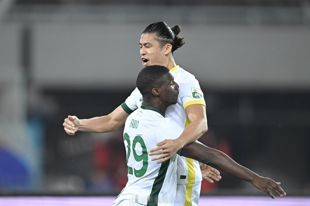 一看比分吓一跳， 国安最后补时啥情况啊这是…  3' 法比奥·阿布鲁 ⚽️ 23