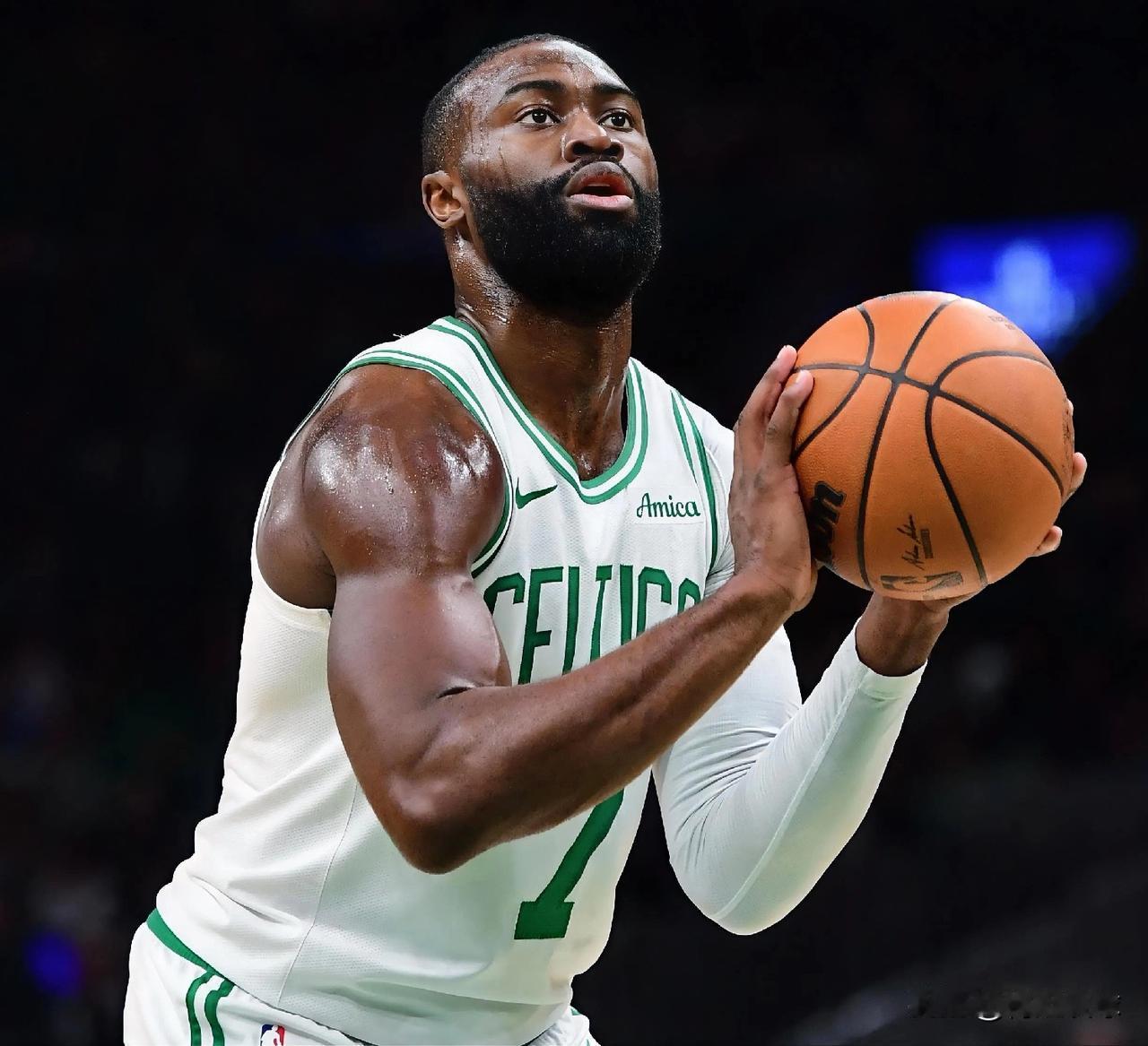 凯尔特人队55场常规赛过后，队内数据王一览：

01、得分王：布    朗，14