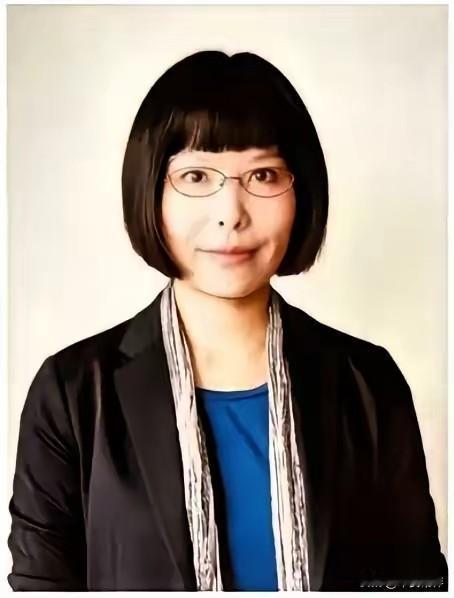 最近被清华美院教授画作事件刷屏，相信很多人都刷到了。没有狗血剧情，没有负面八卦，
