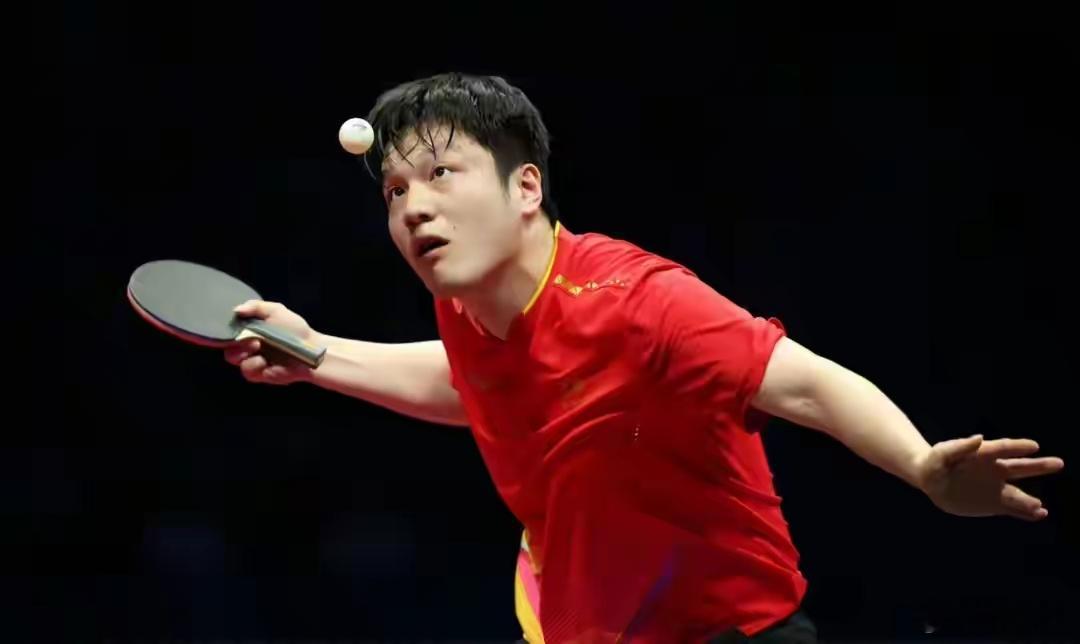 樊振东获上海市体育事业重大贡献奖去年是巴奥，小胖一个人守全区，个人夺冠，团体夺冠