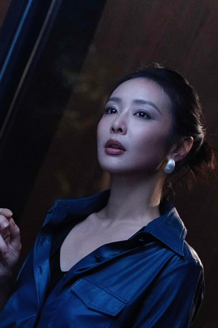 高叶给自己化的妆高叶职场妆妆教很多网友被Kathy的造型圈粉，如今终于能够跟着高