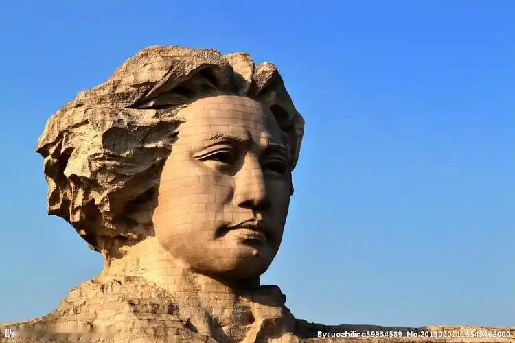 如果没有毛主席，中国革命连根都保不住，不是慢几年打下天下的问题，而是根本会被彻底