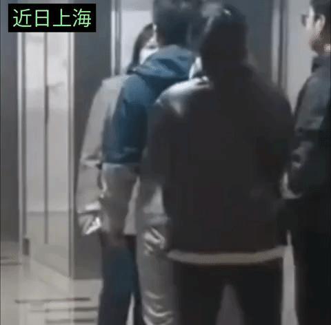 近日上海一男子，被相亲机构骗6万元会员费，相亲机构的服务态度非常差，开始相亲机构