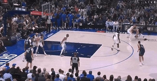 今天有没有看NBA的，独行侠对凯尔特人第四遍，今天半场这个吹罚尺度，感觉宇宙勇来