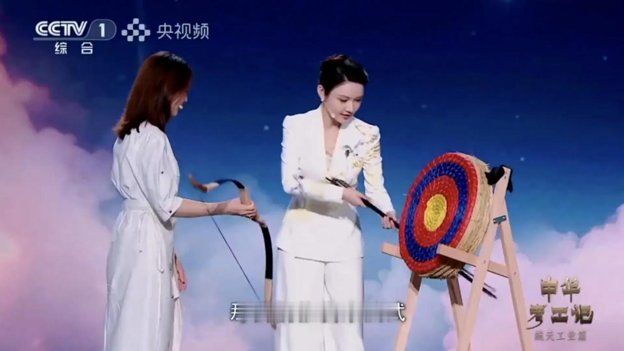 高圆圆直播科普航天知识！高知家庭养出的"学霸女神"太圈粉
 
[开学季] 最近高