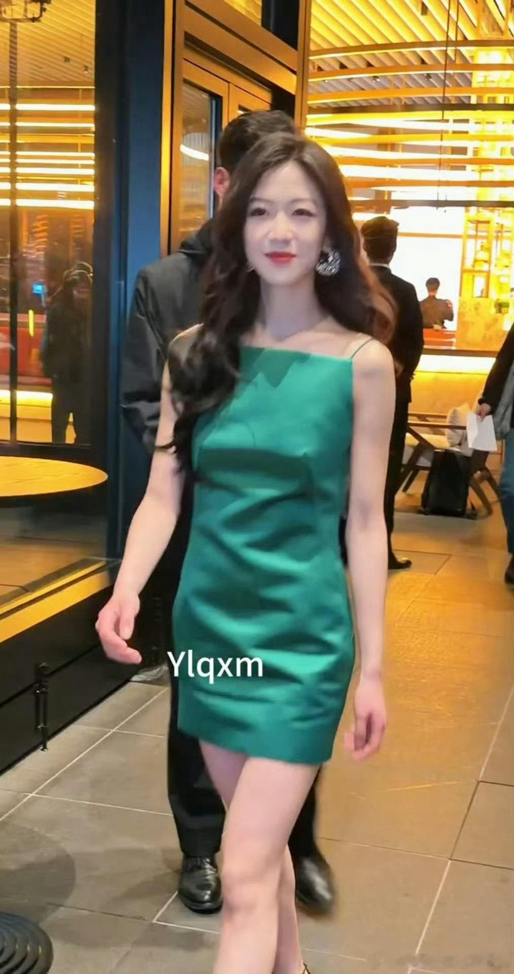 向涵之纪梵希活动状态向涵之纪梵希活动状态 