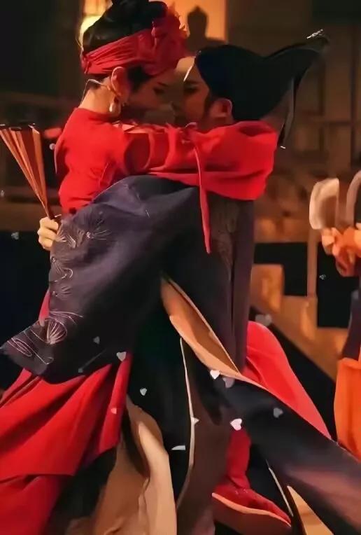 🥺🥺🥺画面感来了！！就差一本代餐了
视频真真是惊艳到我！（卜卦这首歌真的好