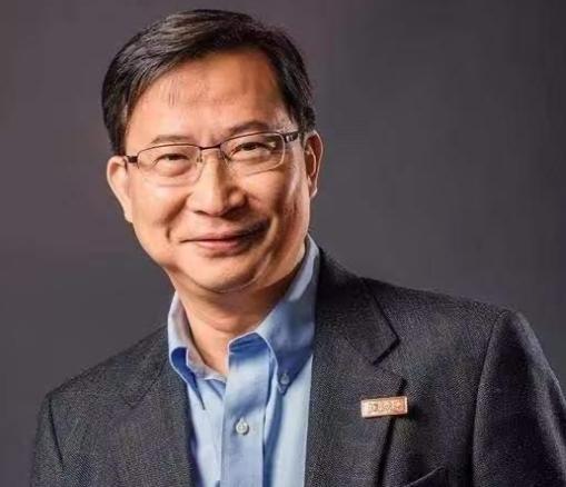 “我宣布，永久退出中国院士竞选！”2011年，当主动撤销美国绿卡的饶毅回到中国竞