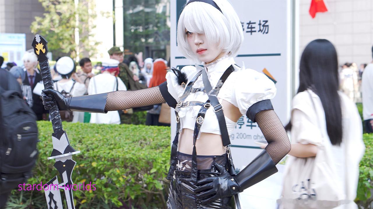 尼尔:机械纪元cos广州漫展 2025广州CICF漫展 尼尔机械纪元 2b co