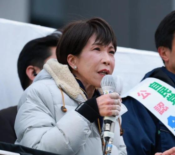 该下手了，普京再拖下去，俄罗斯可能真危险了，擒贼先擒王，打蛇打七寸，如今真正阻挡