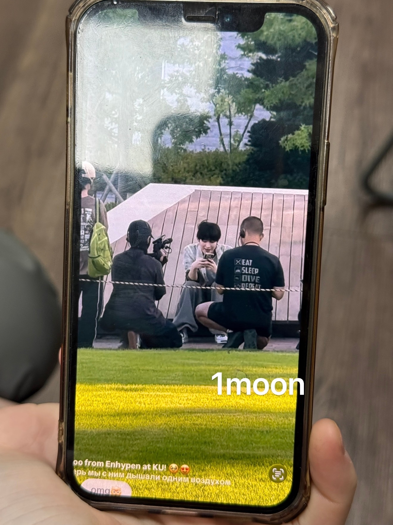 卧槽阔腿牛仔裤看起来版型很好 
