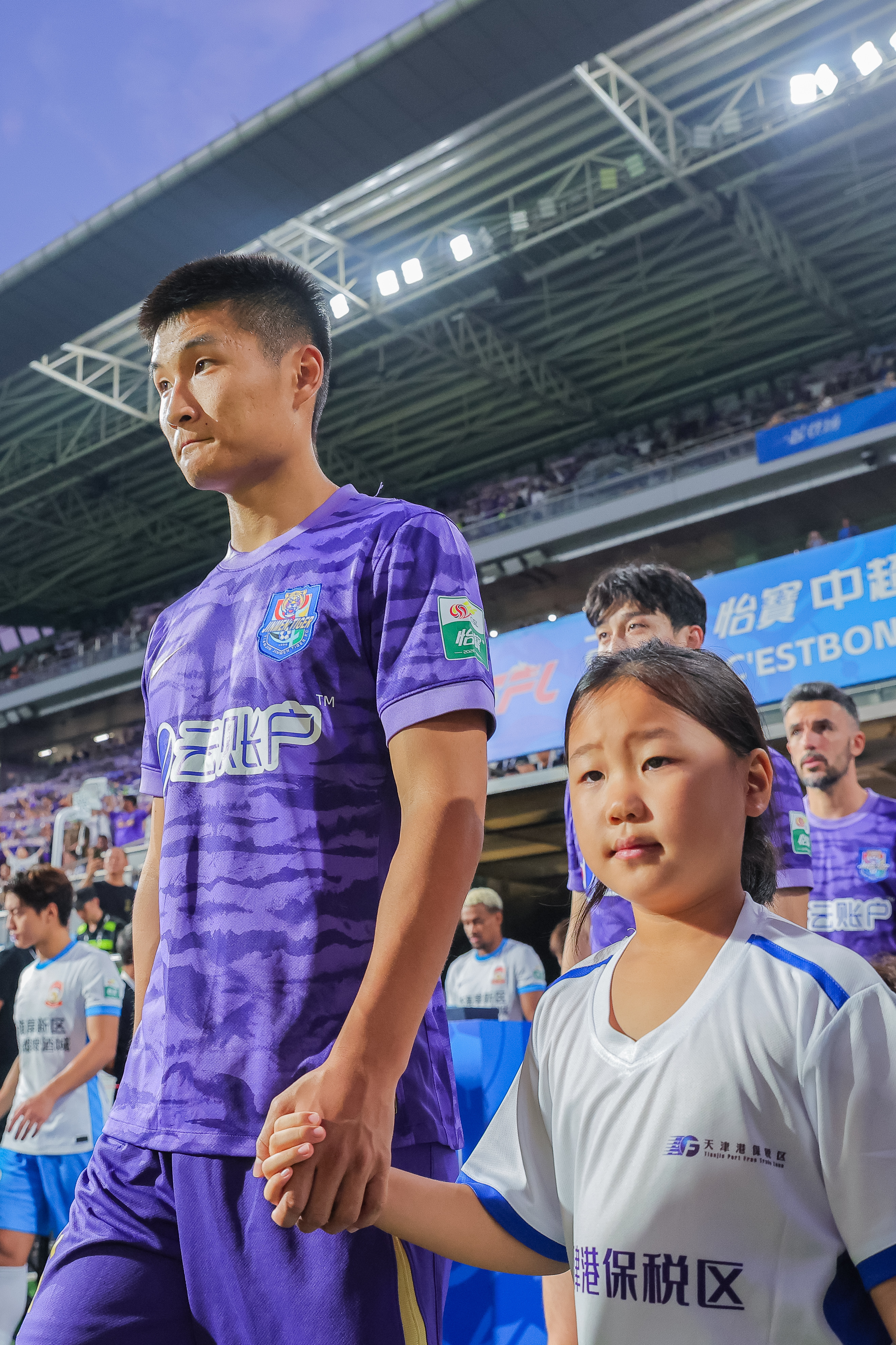 天津津门虎 【牵手球童】中超联赛第25轮，天津津门虎vs青岛西海岸天津津门虎vs