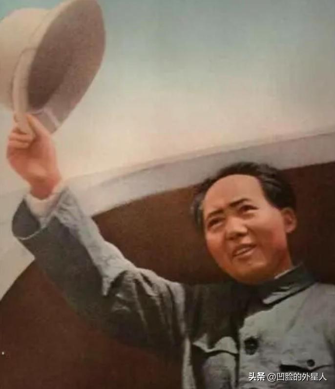 建国后，中央不成文规定：为了保证毛主席的安全，禁止他坐飞机。毛主席多次找空军，要