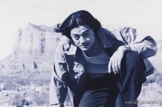 一直不明白李亚鹏的恋爱运怎么那么好？

他的长相并不是十分突出，深圳略显粗犷。
