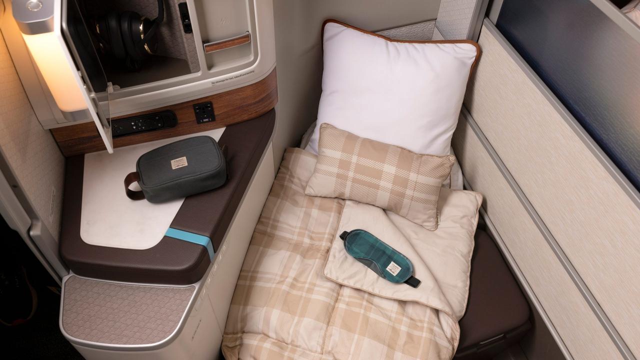 近日，阿拉斯加航空在波音787-9客机上推出其全新国际商务舱产品，舱内配备18英