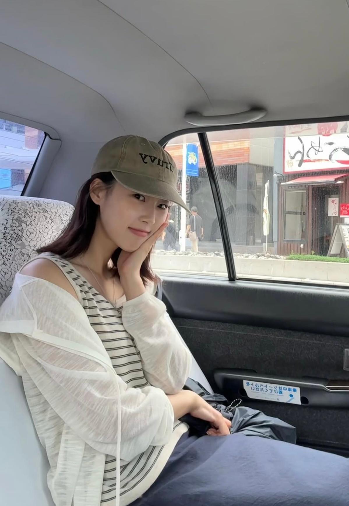 穿搭分享 连续更新第2570天韩国时尚女生日常搭配周日再休闲一天韩系穿搭超能新星