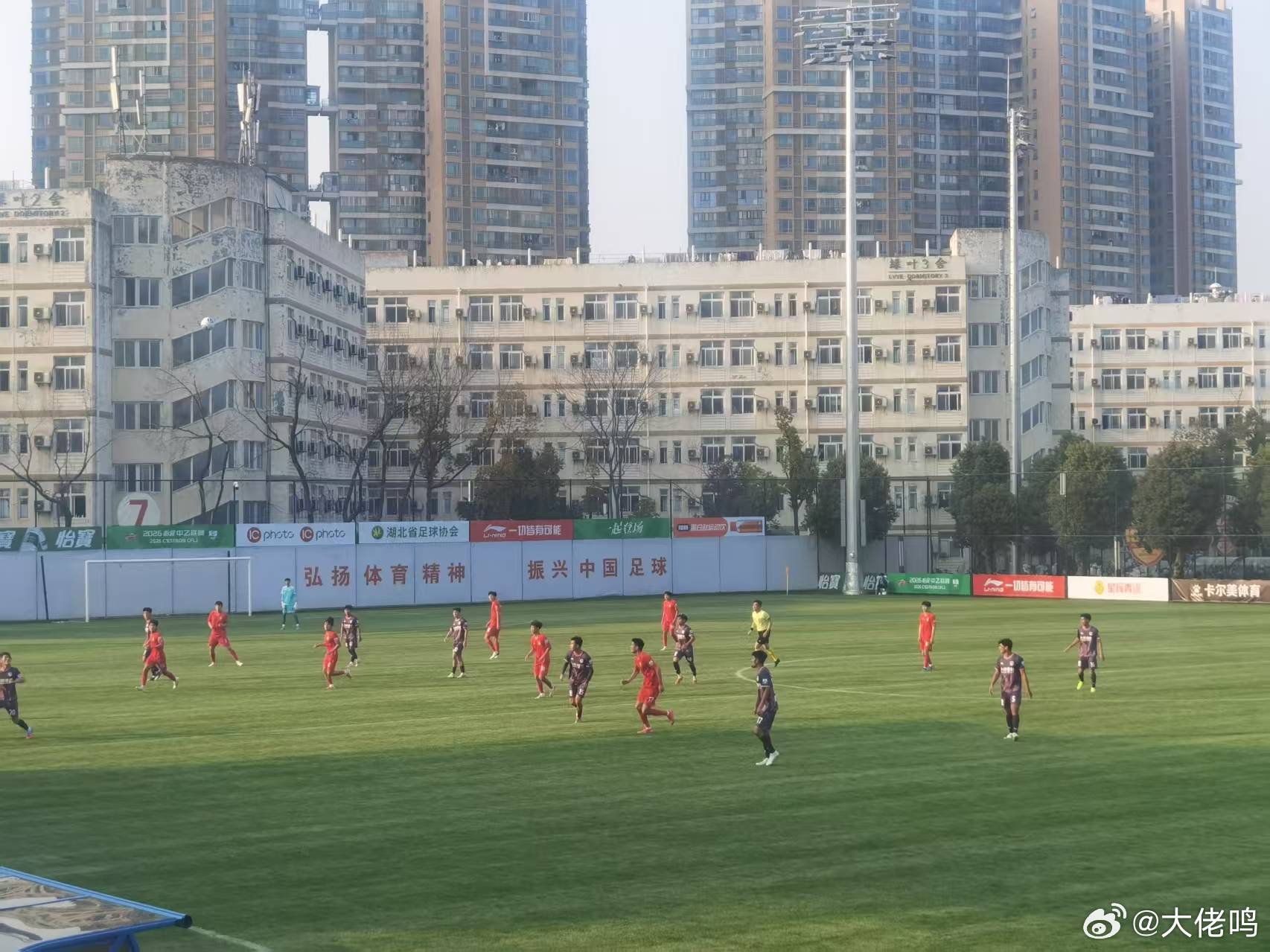 中乙联赛 本场湖北青年星vs广州蒲公英现场观众：578人。鸣聊体育