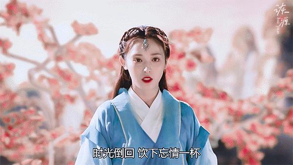 彭小苒 《东宫》曲小枫 / 动图EP10-10 蓝衣 跳崖[捂嘴哭][捂嘴哭][