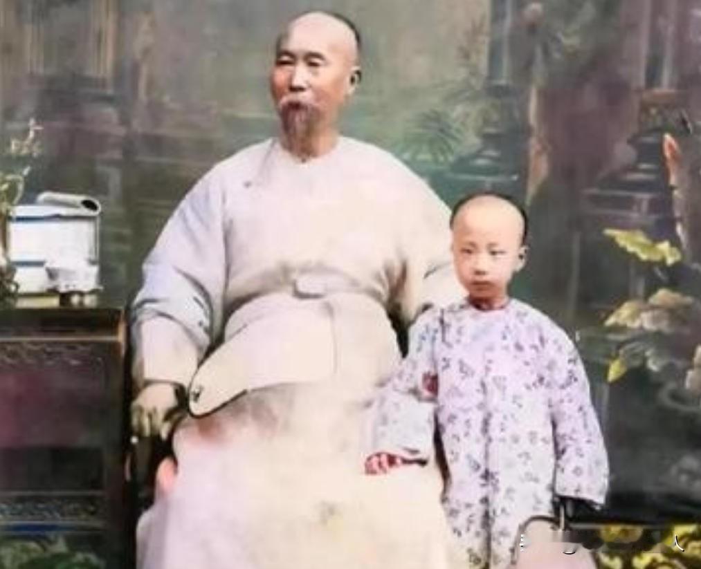 1901年，李鸿章去世，他给子孙留下4000多万两白银和无数家产， 可没想到，5