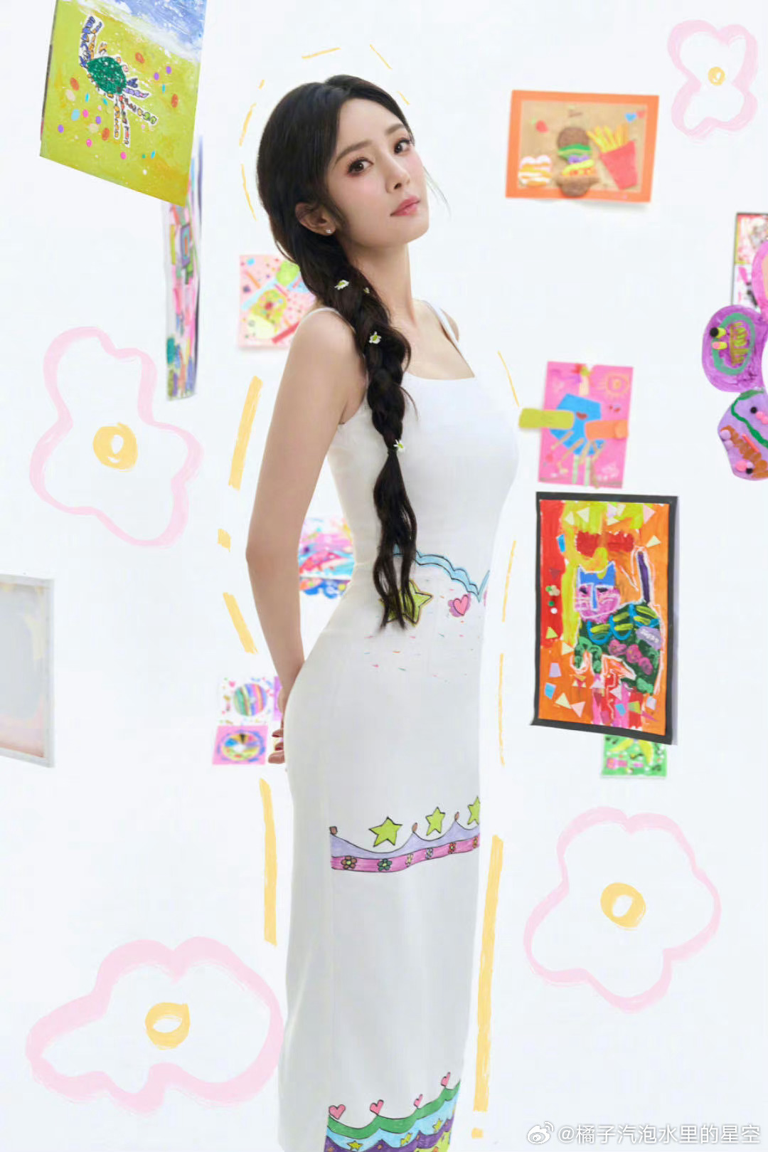 杨幂  🦊杨幂背背佳全球首席品牌代言人 说说夏天的你会是由什么组成的？是早晨的