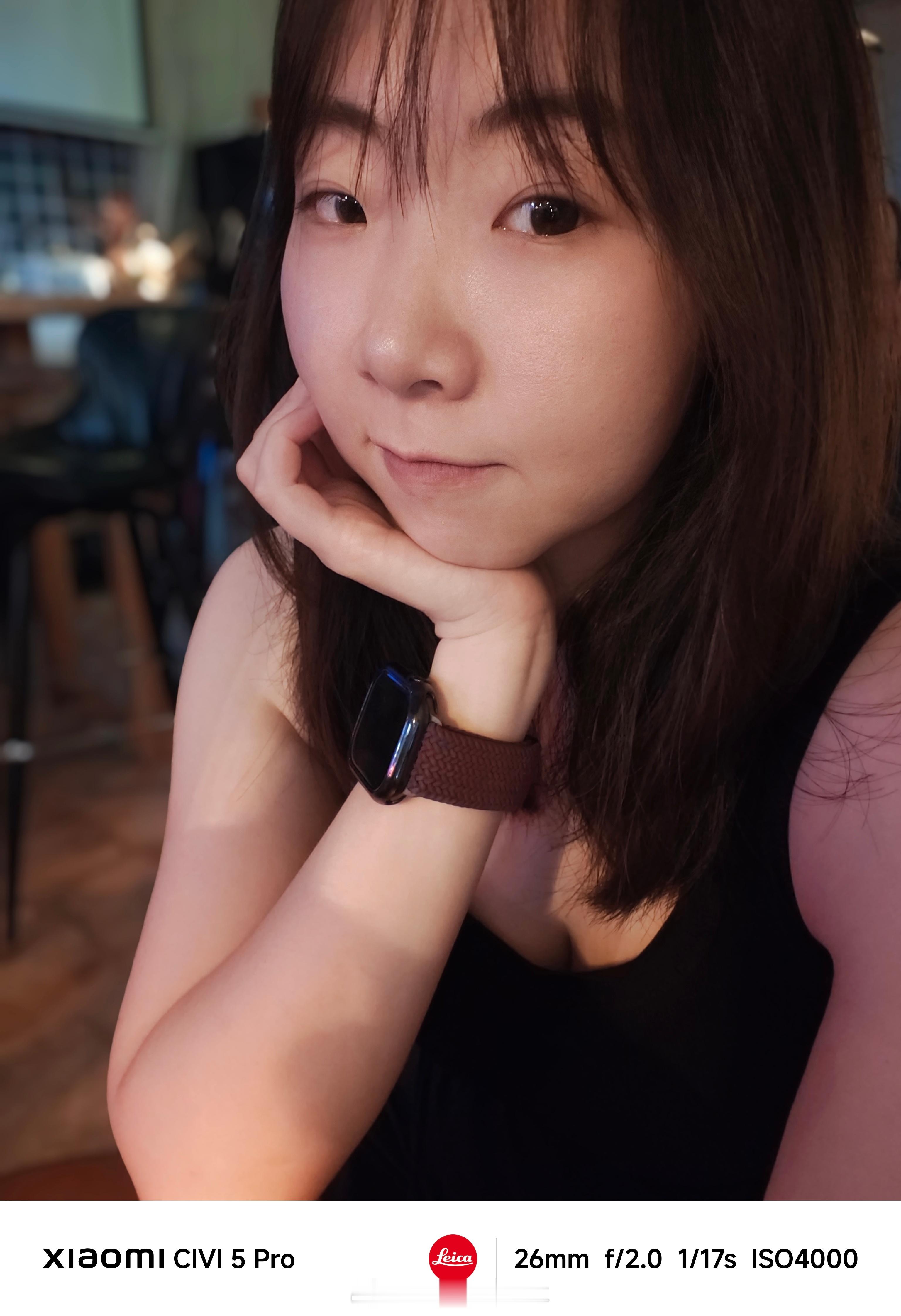 小米Civi5Pro冰美式 拍照样张图赏：前置自拍。大家不妨放大看看皮肤的质感，