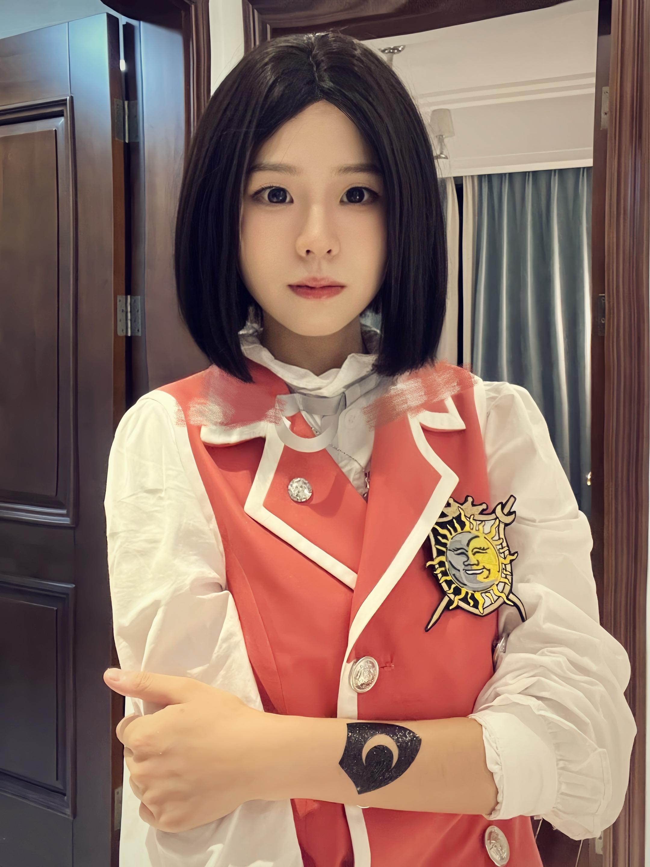 你的眼神里充满了月光。