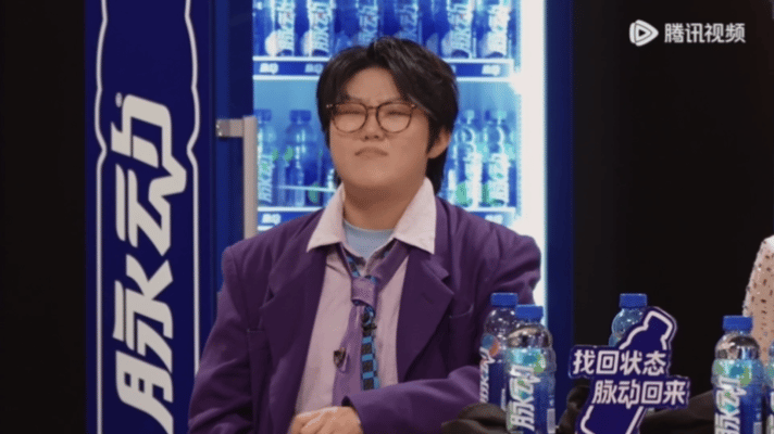 #唐汉霄无脚鸟唱给心青年#唐汉霄的《无脚鸟》，让我们看到了音乐的力量。它可以打动