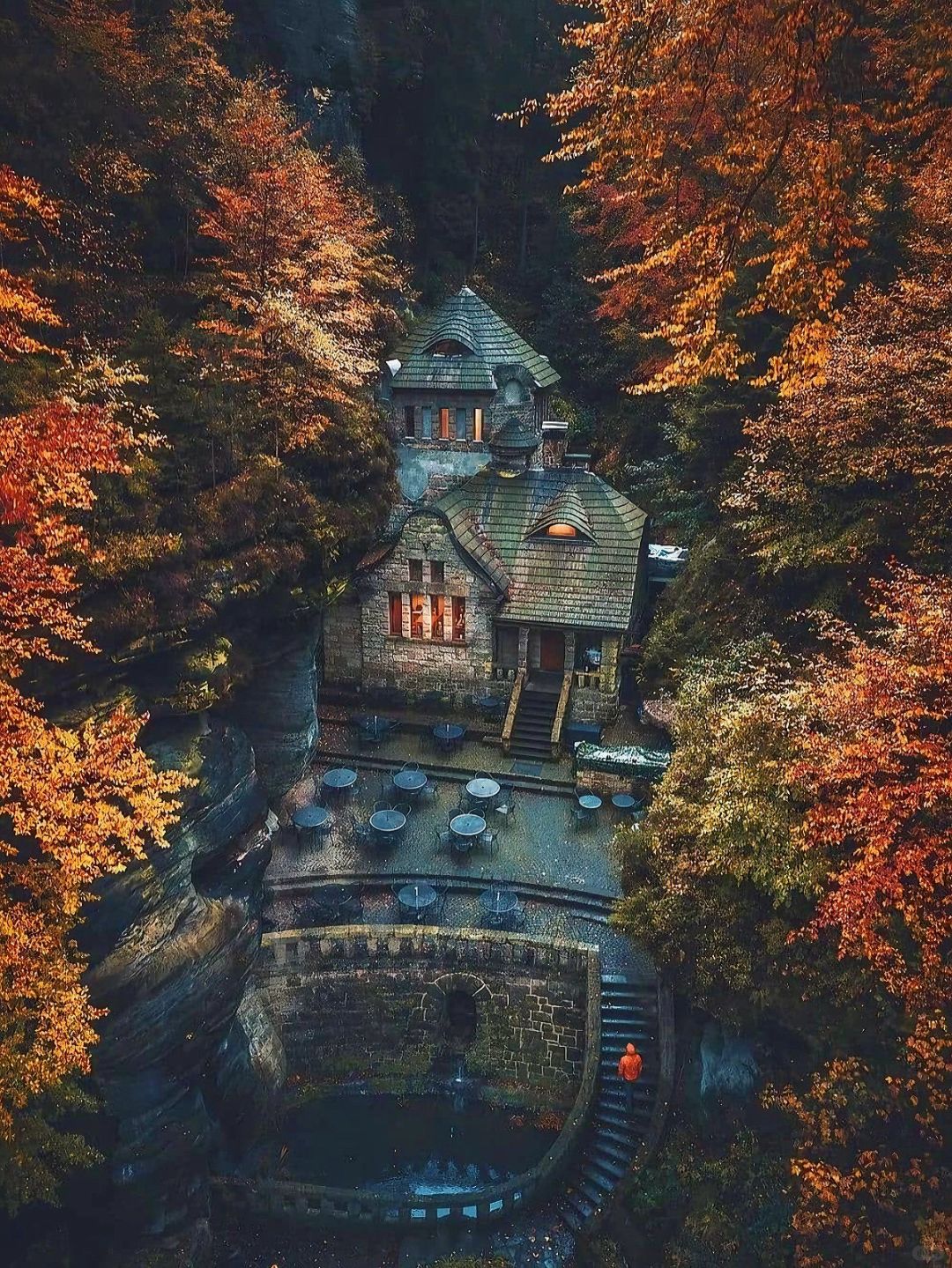 捷克神秘感十足的小镇🍂像进入魔法世界！