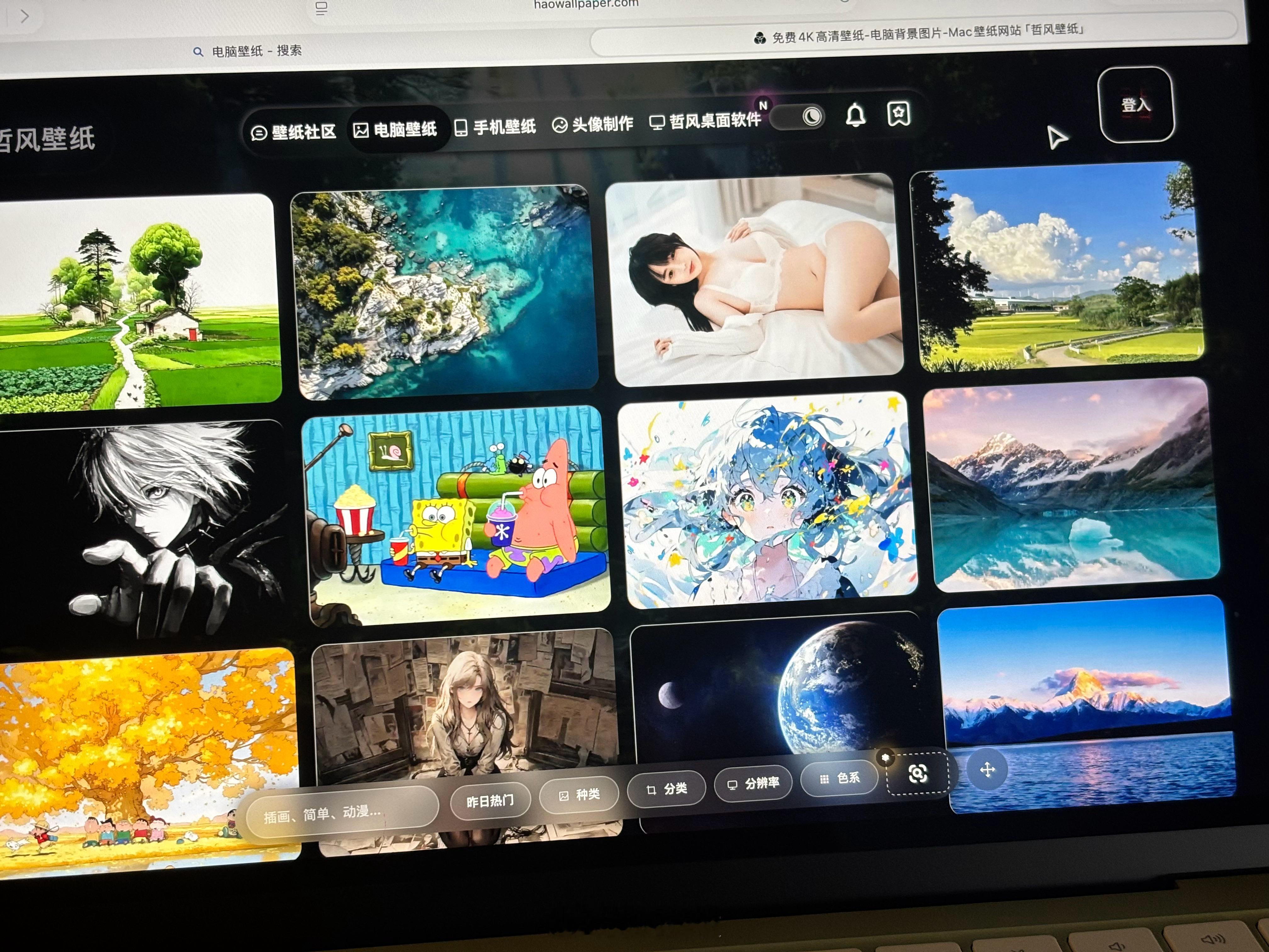 找壁纸这个过程真的很难避免不看到一些黄黄的东西…