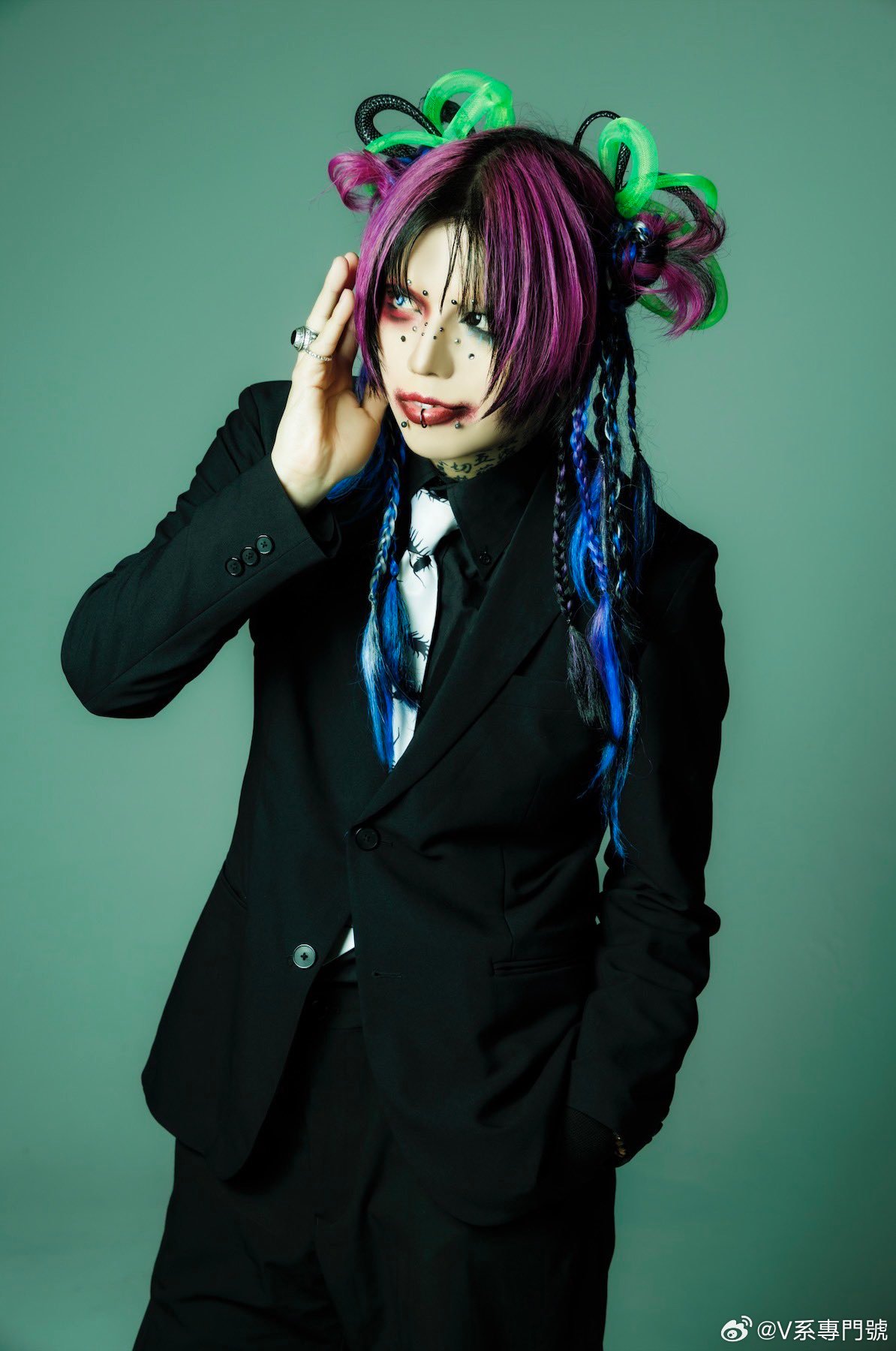 ⭐NEW LOOK⭐ 蜈蚣Gt. 八咫 桃華 加入！Vo. 八咫 烏 (ex. 