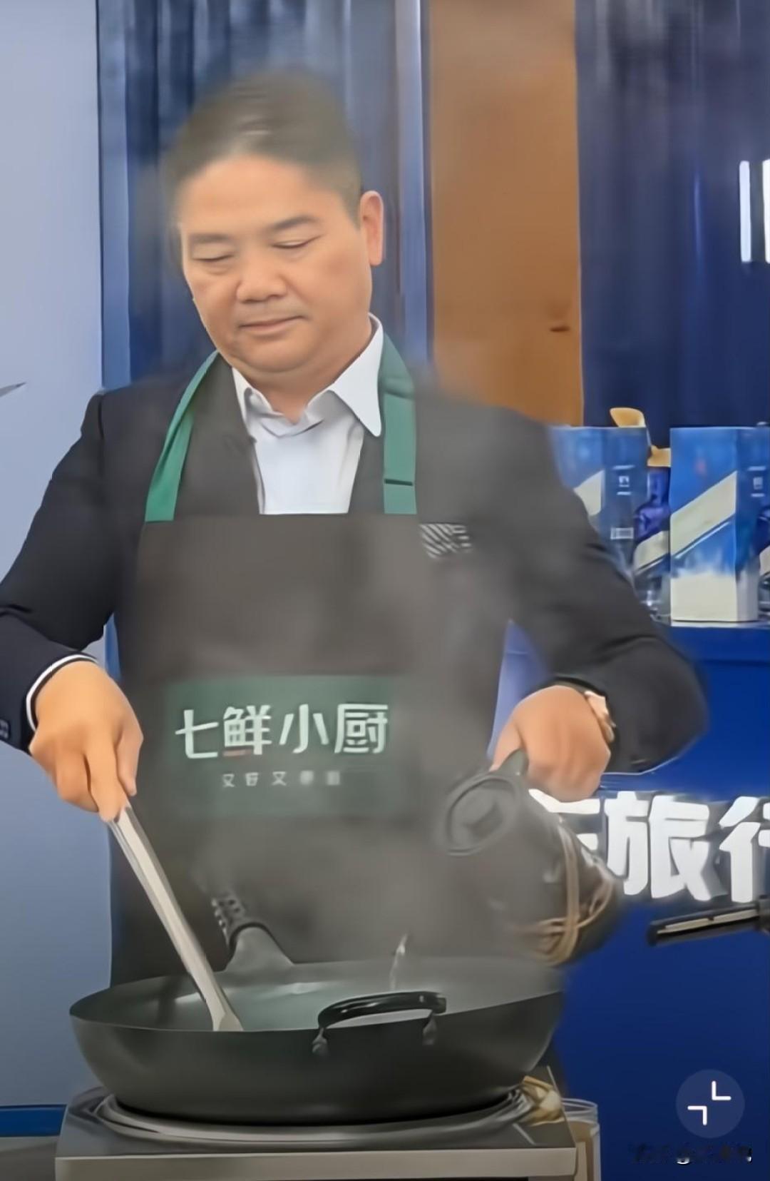 西贝老总真是一个头两个大，一个罗永浩就很麻烦了，又来一个刘强东在直播时调侃他，还