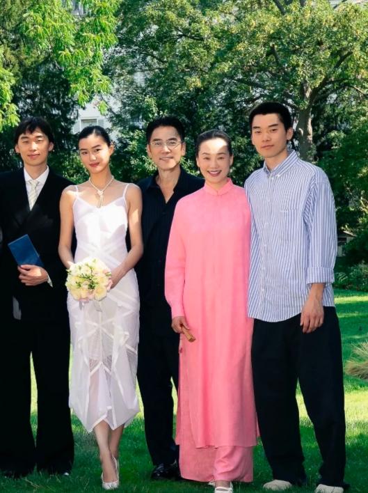 林依轮长子林子濠结婚了，新娘是法籍华裔模特陈瑜。看这一家人的面相，有种不是一家人