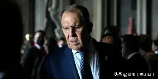 普京已经发现，
俄罗斯虽然可以大规模空袭乌克兰所有的军事目标，工业基地，但是最后