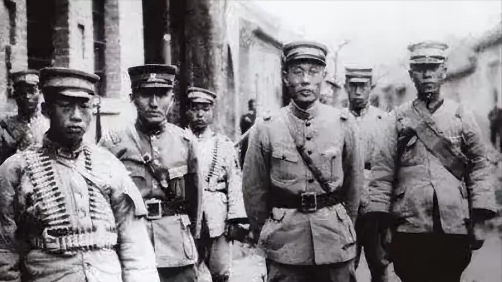 1925年11月15日，兰州省府后花园，刘郁芬以“扩编军队”为名，邀请李长清赴宴