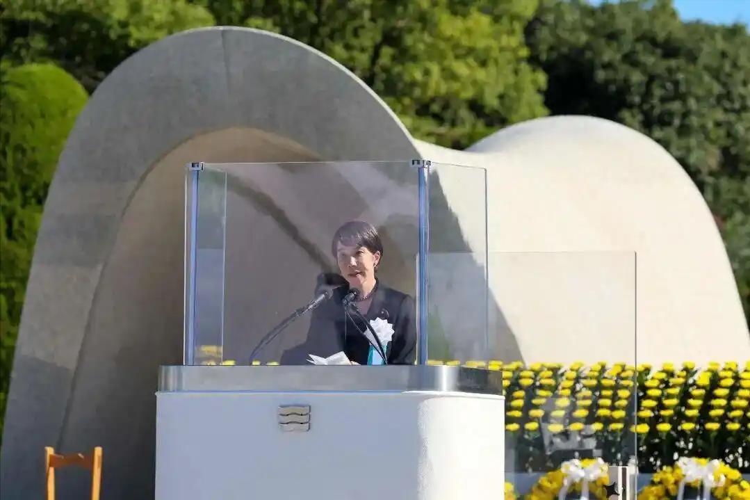 6日日本首相高市早苗在广岛和平纪念仪式上致辞时称日本现在坚持“无核三原则”，这也