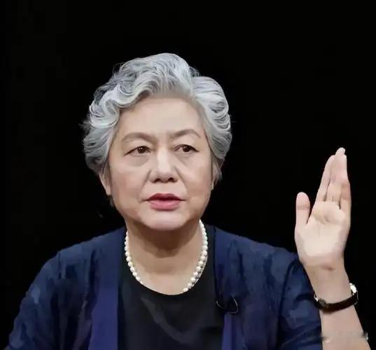 不能判刑，那就高额罚款！”中国人民公安大学李玫瑾教授建议，凡是扶了老人被要求天价
