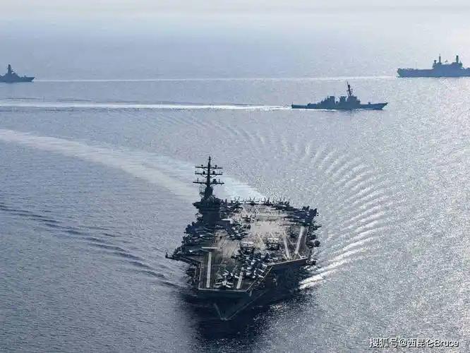 伊朗导弹一发入魂，美军支援舰直接“趴窝”！这波反击够硬气，但老美为啥到现在连个屁