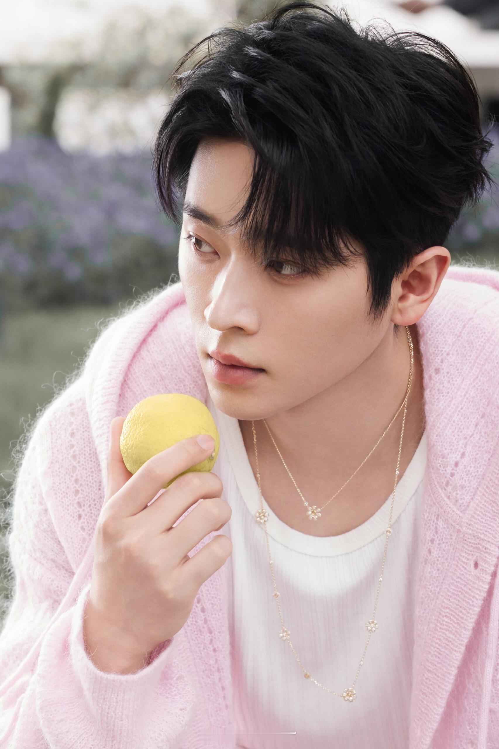 丞磊今日直播造型出图好暖好看，谁的男朋友