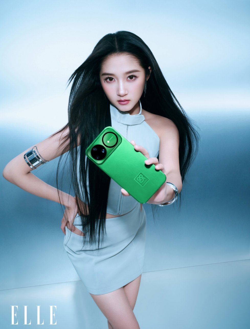 关晓彤早就爱你老己了关晓彤新造型未来感直接拉满了镜头前眼神又酷又飒，每一个定格都