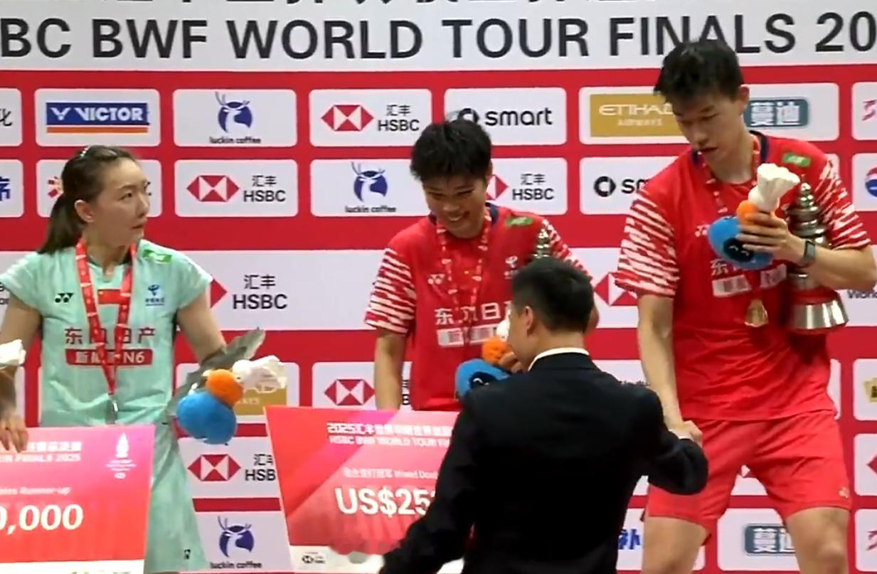2025年世界羽联年终总决赛 中国混双！___________！热点现场