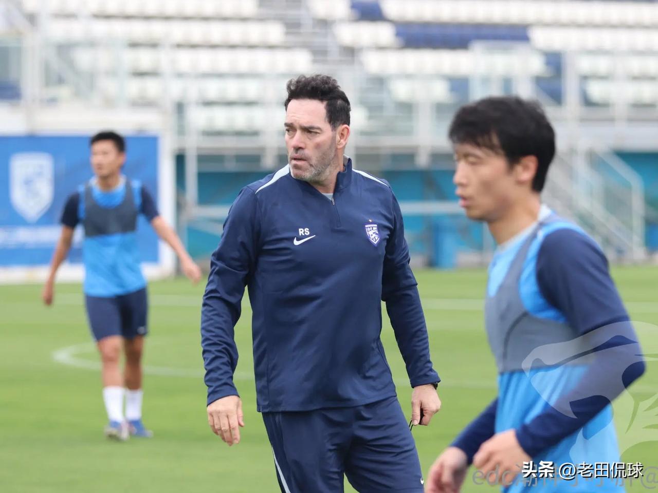 武汉三镇收队，目标保级…经过了短暂休整，武汉三镇一线队已经收队集结。值得注意的是