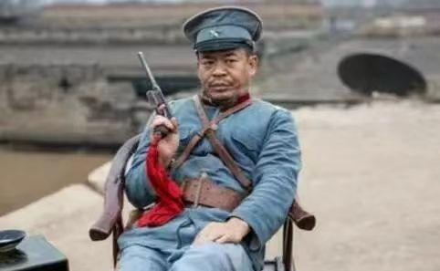1944年，“大汉奸”郭绍绪邀请七位日军高官在酒楼吃饭，就在喝的正酣时，伙计高喊