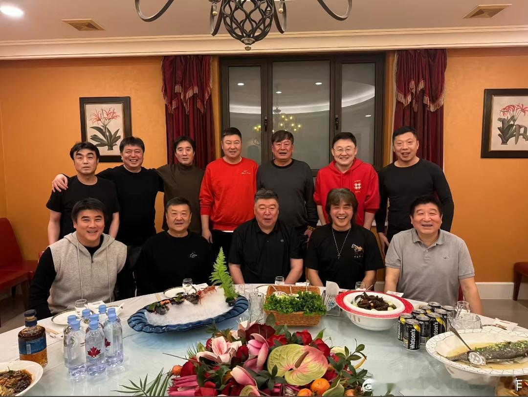 张恩华和小王涛都不在了。 