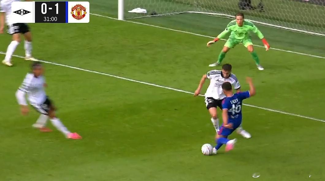 齐尔克泽助攻，莱西内切搓射破门。1-0ManUtdspot曼联英超联赛